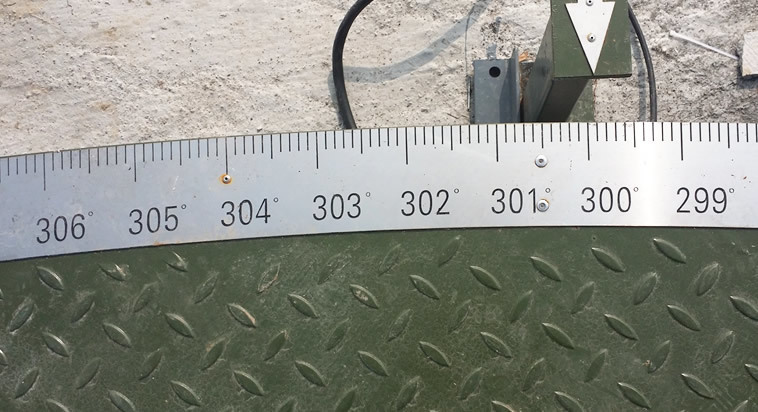 2 Degree Precision Turntable Scale Detail