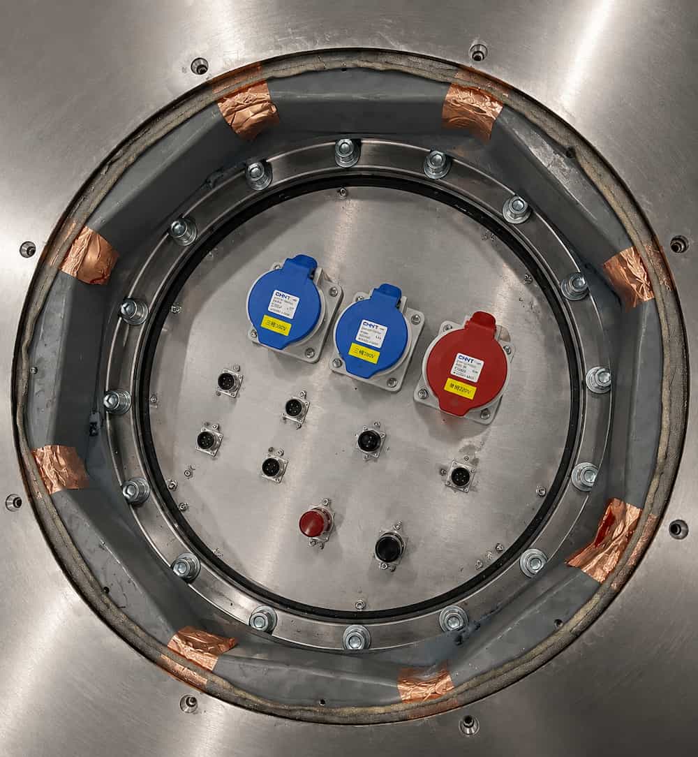 Shielded Center Power Feedthrough